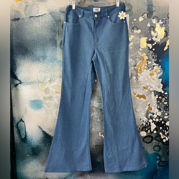 Unique Vintage | Light Indigo Denim Major’s Flare Jeans - Picture 4 of 9